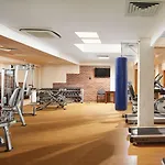 מלון Monastyrski Centre 3*