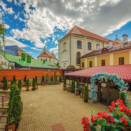 Monastyrski Centre