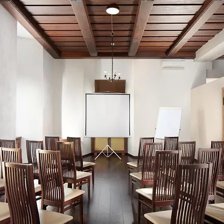 Monastyrski Centre 3*