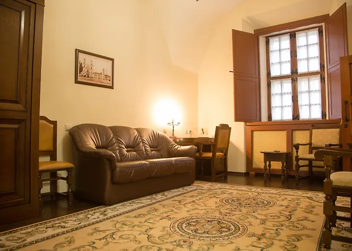 Monastyrski Centre מלון 3*