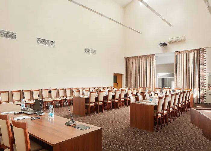 Monastyrski Centre מלון מינסק