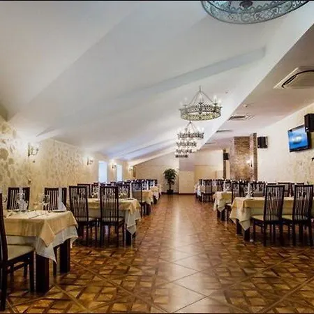 ホテル Monastyrski Centre
